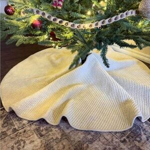 Elegant Cream Holiday Tree Skirt